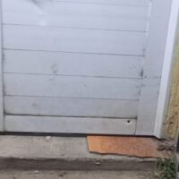 Dos motoqueros balearon una casa de Santa Fe