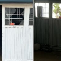 Atacaron a patadas un portón y se robaron una moto en Recreo