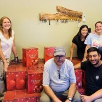 La gestión comunal de Arroyo Aguiar entregó cajas navideñas a sus empleados