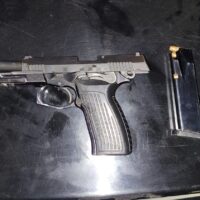 Detuvieron un sospechoso armado tras una persecución nocturna en Santa Fe