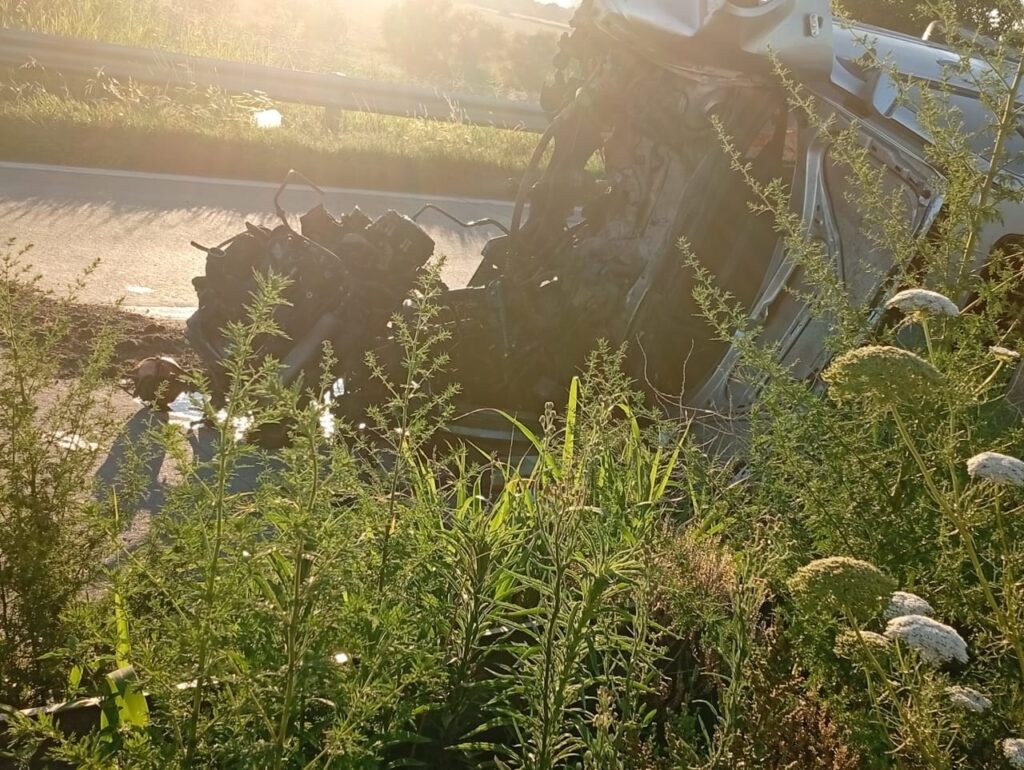 auto chocado circunvalacion