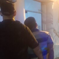 Aprehenden a un hombre con pedido de captura tras amenazar a una familia en Santa Fe