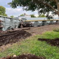 Cinco vagones del tren Belgrano Cargas siguen descarrilados en Villa Setúbal desde el sábado por la noche