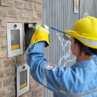 Operativos antienganchados a la luz: el gobierno recuperó cifras millonarias y cortó miles de conexiones clandestinas