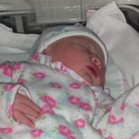 Candela, madre de una de las primeras bebés del año, dialogó con Power Max