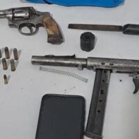Aprehendieron a un joven tras hallar armas en Santa Fe