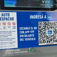 Una estación de Santa Fe habilitó el autoservicio nocturno de nafta
