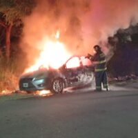 Hallaron un auto incendiado en Santa Fe