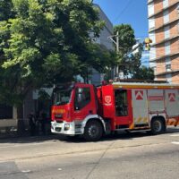 Murió electrocutado un operario mientras trabajaba en altura en el centro santafesino