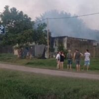 Incendio total en una vivienda de Constituyentes: no hubo heridos