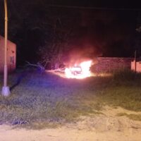 Investigan el incendio de un auto en Arroyo Aguiar