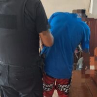 Fue sorprendido cuando robaba una garrafa dentro de una bolsa en Laguna Paiva