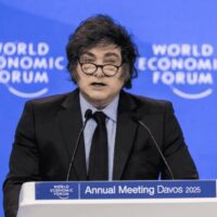 Milei desembarca en Davos para defender su programa ante el Foro Económico Mundial