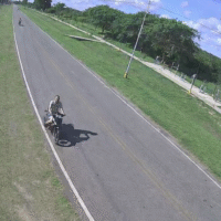 Robo de motocicleta en Laguna Paiva: al quedar acorralado, se entregó el presunto delincuente