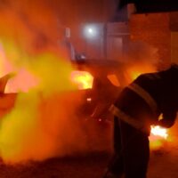 Investigan el incendio de dos autos en Recreo y Monte Vera