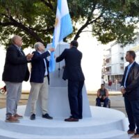 La Municipalidad de Santa Fe homenajeó a Cosme Maciel a 214 años del primer izamiento de la bandera argentina