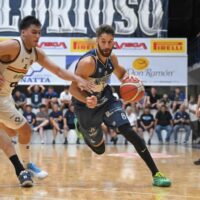 Independiente se hace gigante en Oliva