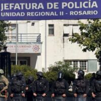 Ofrecen una alternativa y sigue el reclamo policial en Santa Fe
