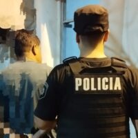Retuvieron a un hombre tras intentar sustraer objetos de una camioneta en Santa Fe