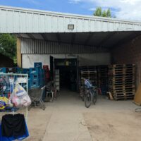 Importante robo en un minimercado y distribuidora de Recreo