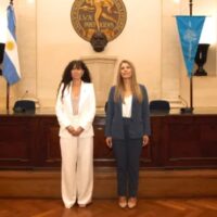 Laura Tarabella asumió como la primera rectora en la historia de la UNL