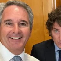 Logran evacuar a 248 compatriotas que estaban varados en Dubái por la crisis regional