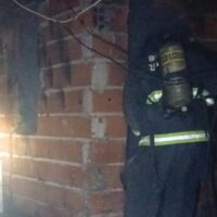 Un incendio dañó objetos almacenados en un pequeño depósito en Santa Fe