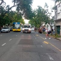 Falleció un motociclista tras protagonizar un siniestro vial con un colectivo