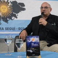 Del dolor a la esperanza: la vida de un excombatiente de Monte Vera hecha libro