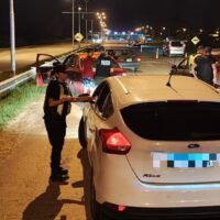 Un amplio despliegue policial permitió detectar irregularidades y secuestrar armas en rutas provinciales