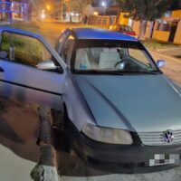 Intentó robar en un auto estacionado y fue aprehendido tras una breve persecución