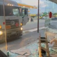 Un camión cisterna impactó contra un comercio en el norte de Santa Fe