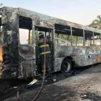Un colectivo se incendió por completo en Santa Fe y no hubo heridos