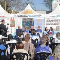 Villa Constitución recibió una nueva jornada de la Carpa Blanca docente