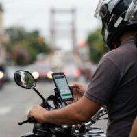 Acusan a un motouber de un presunto abuso durante un viaje en Santa Fe
