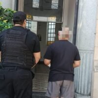 Detienen a un conductor tras maniobras riesgosas y amenazas en plena circulación